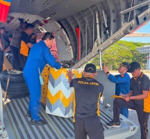 Polri Kembali Salurkan Bantuan Kemanusiaan bagi Warga Terdampak Gempa NTT